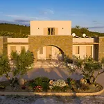 Aparthotel Quinta Essentia 4*