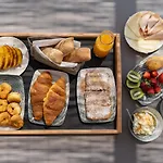 Aparthotel Quinta Essentia 4*