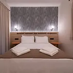 Aparthotel Quinta Essentia 4*