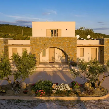 מלון דירות Quinta Essentia 4*