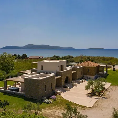 Quinta Essentia 4* Foiníki