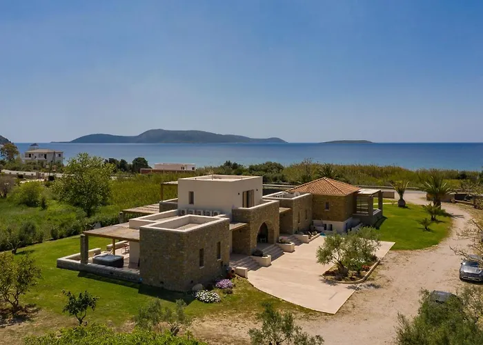 Quinta Essentia 4* Foiníki